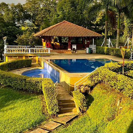 Hotel Casa Confort Santa Rosa de Cabal Buitenkant foto